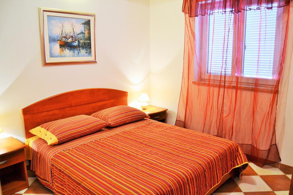 Apartments Green Village Premantura Bilik gambar
