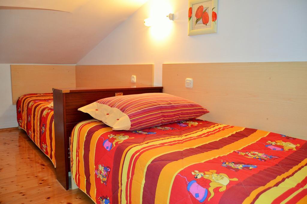 Apartments Green Village Premantura Bilik gambar